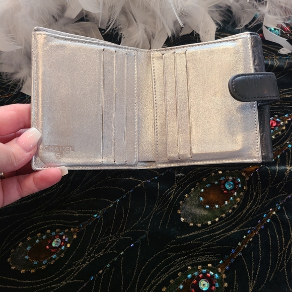 Chanel Camelia Wallet - Picture 7 of 9